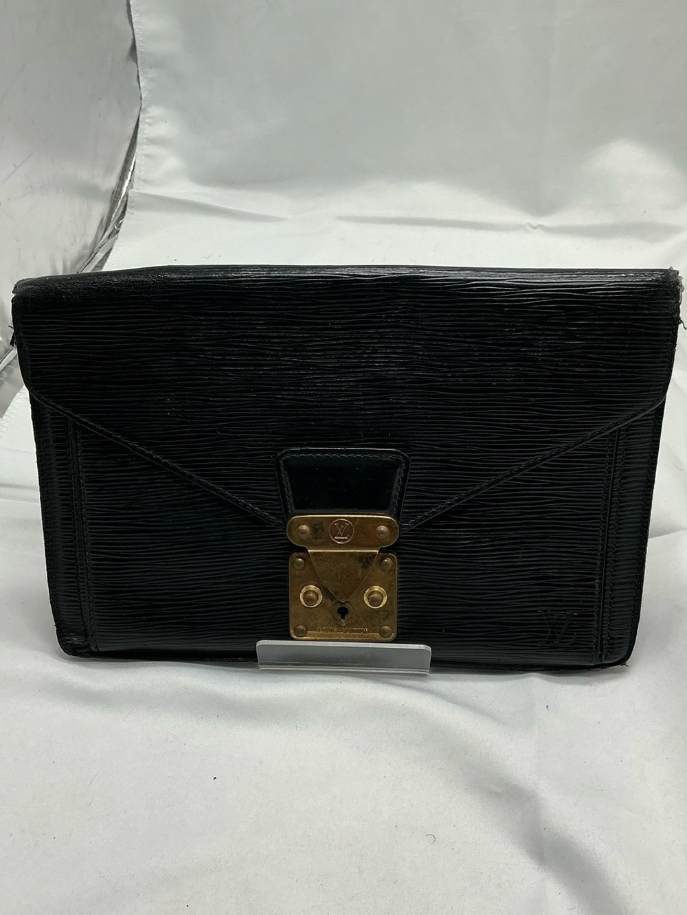 Louis Vuitton Sellier Dragonne Clutch Bag – Black Epi Leather | Vintage 👀 - Picture 11 of 13